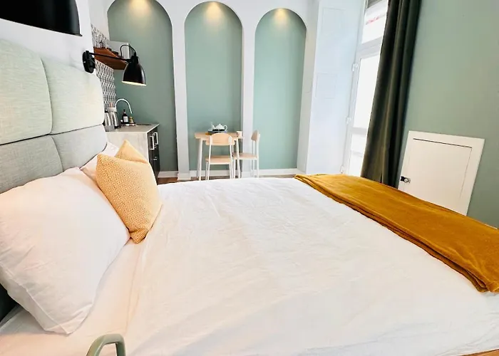 Luxury Modern Studio L Central Edinburgh L Pet Friendly